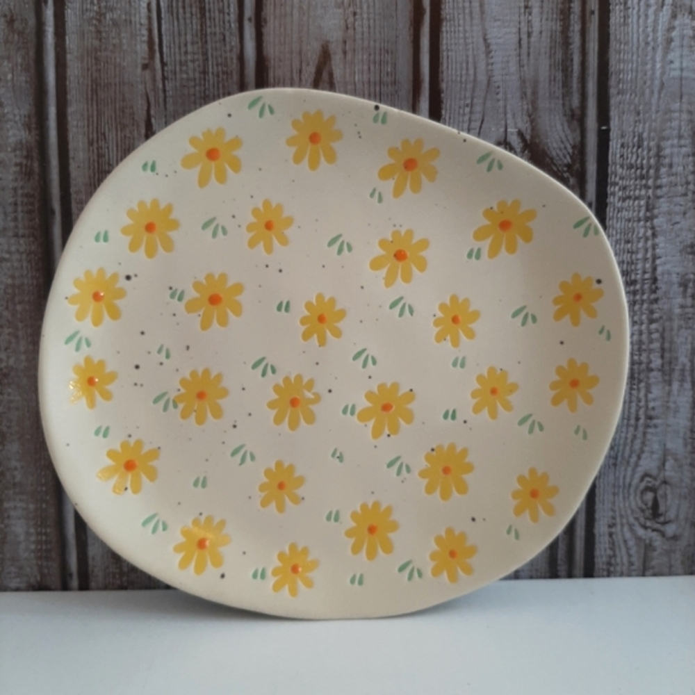 **Spectrum Kirsten Daisy 8" Salad Plate